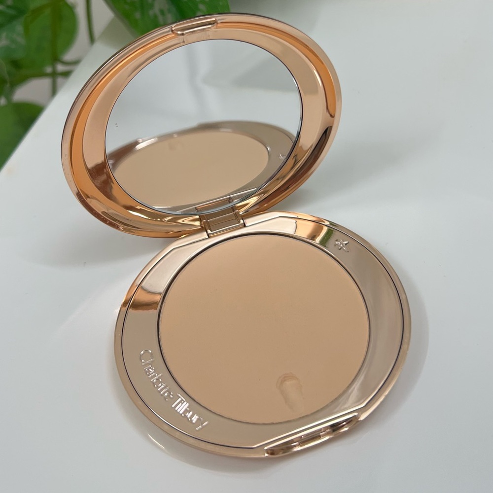 Charlotte tilbury airbrush flawless finish